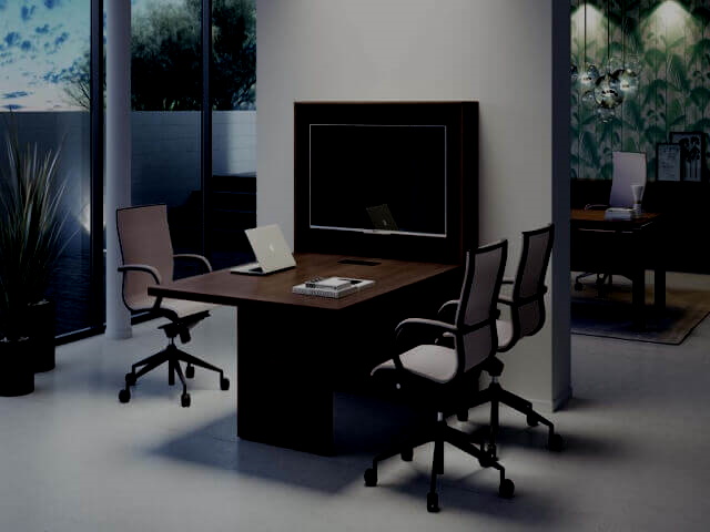 Meeting room with glazed partitions